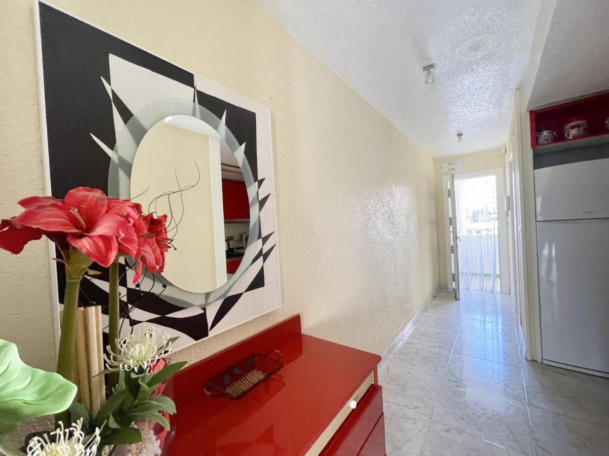 Magnificent Mediterraneo Apartment Benidorm Esterno foto